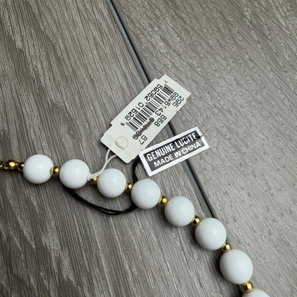 Vintage Courtney & Co White Beaded Necklace Gold Tone Spacer New